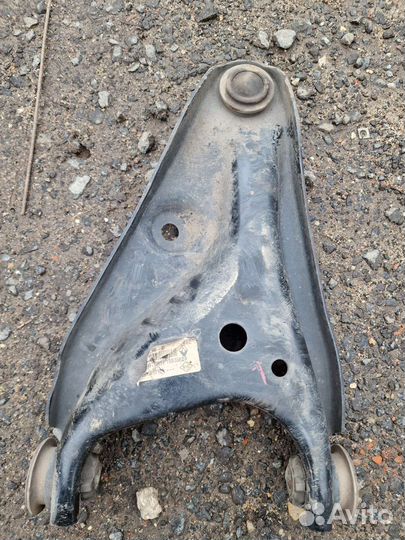 Рычаг передний правый в шаровой Рено Логан 2