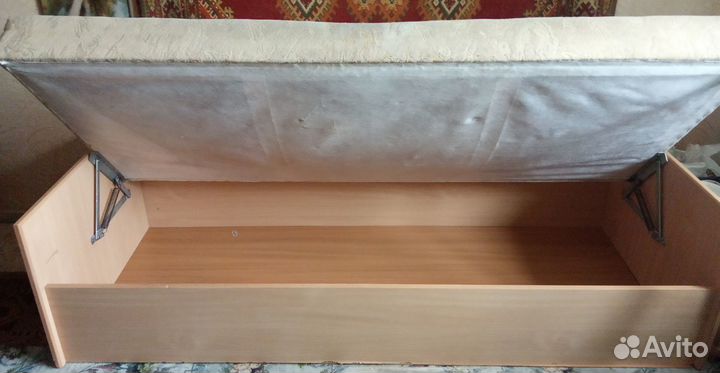 Кровать с подъёмным механизмом