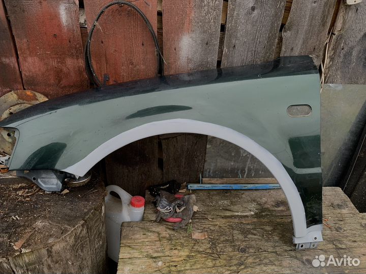 Левое крыл на Volkswagen Passat B5 (original)
