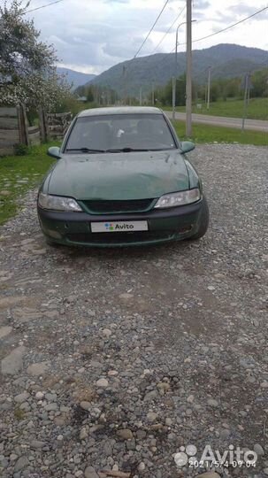Opel Vectra 1.6 МТ, 1997, битый, 500 000 км