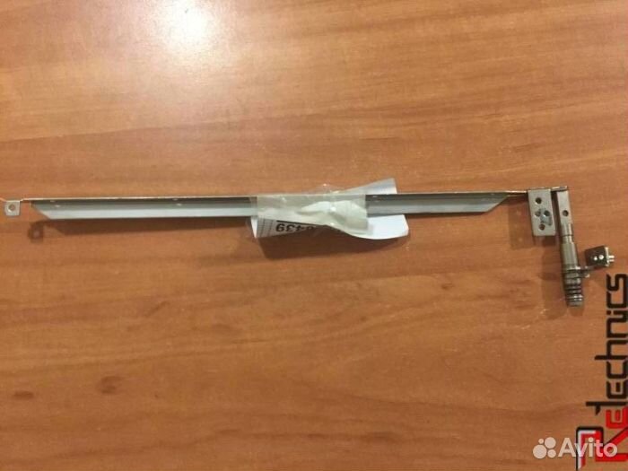 Правая петля с креплением матрицы ноутбука LG-LGS1