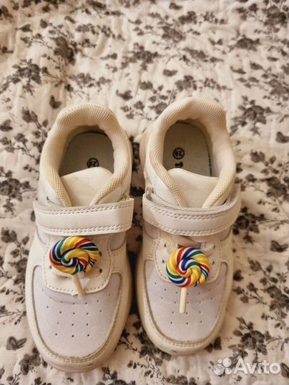 Сандалии, кроссовки