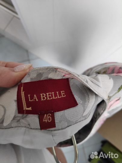 Пиджак с юбкой бренда LA Belle 52-54 размера