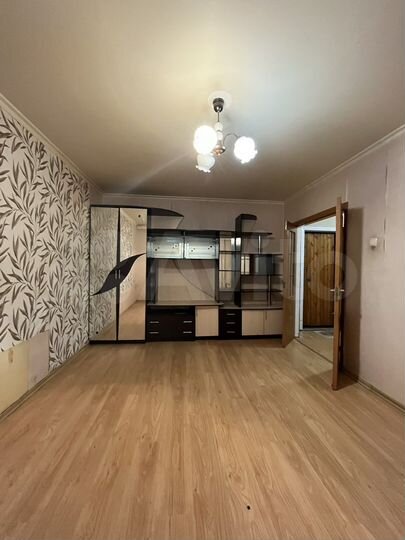 2-к. квартира, 52 м², 1/10 эт.