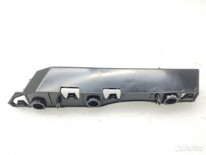 Крепление бампера переднее левое Land Rover