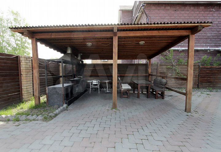 Дом 140 м² на участке 4 сот.