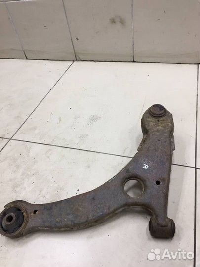 Рычаг подвески передний нижний правый
