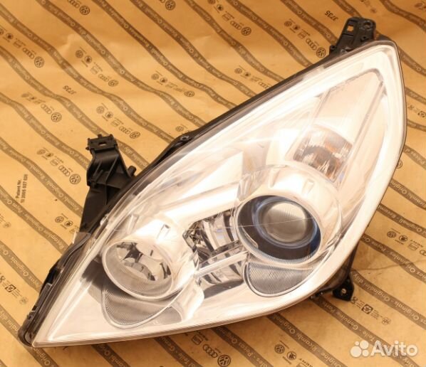 Фара левая opel vectra C signum 05-08 BI-xenon