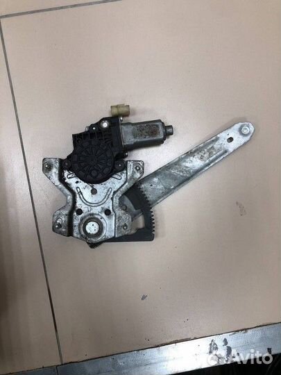 Стеклоподъемник электрический задний левый