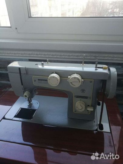 Швейная машина Подольск 142
