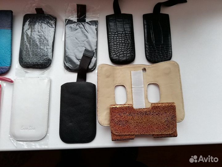 Чехлы на телефоны, визитницы и т.д