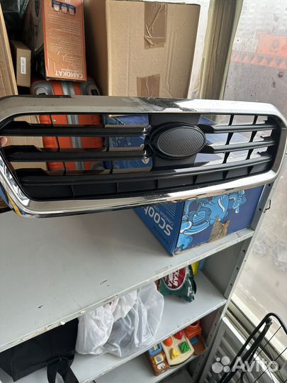 Решетка субару леворг 2015 и шильдик