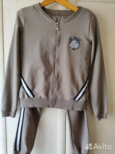 Спортивный костюм женский