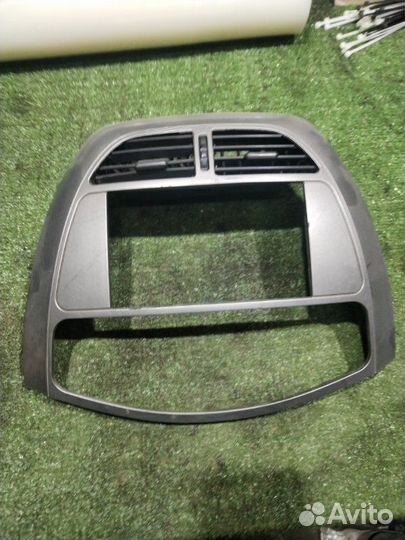 Консоль центральная Chery Tiggo 2.4 2008