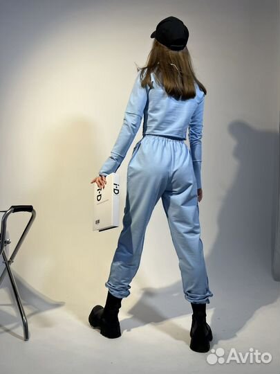 Спортивный костюм женский