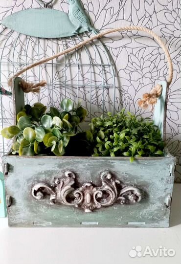 Ящик деревянный, фонарь-подсвечник, домики