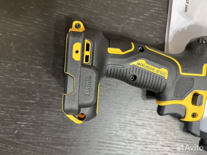 Винтоверт ударный dewalt dcf845