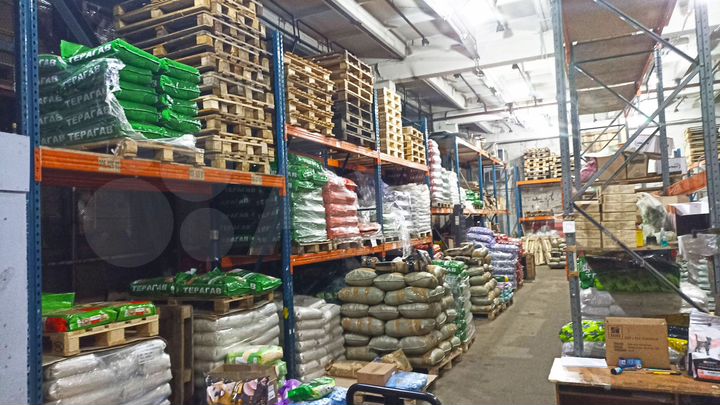 Теплые склады со стеллажами от 300 м²