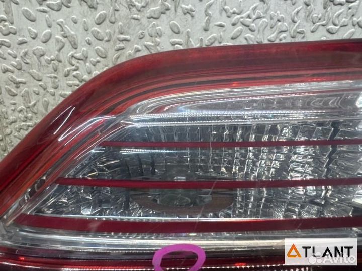 Вставка между стопов задний правый toyota crown