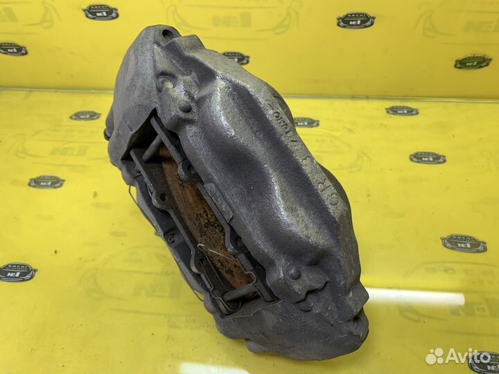 Супорт правый toyota sequoia 2008-2017 tundra