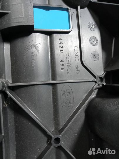 Обшивка багажника правая Land Rover Range Rover I