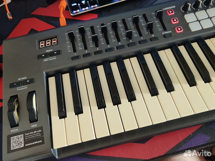 Midi-клавиатура Novation Launch Key 61 MK1