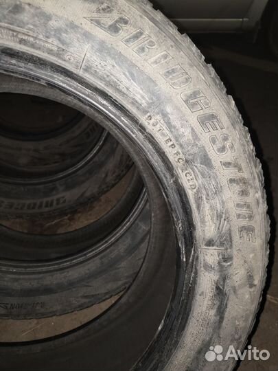 Bridgestone Blizzak WS-60 255/60 R17