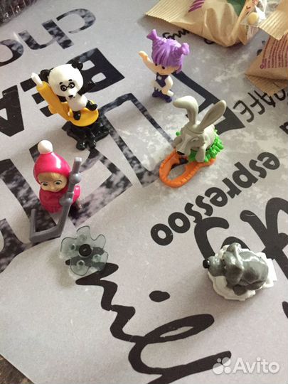 Киндер сюрприз 2019 Маша и медведь