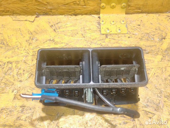 Дефлектор обдува салона Mercedes C-Class W 204 2.2