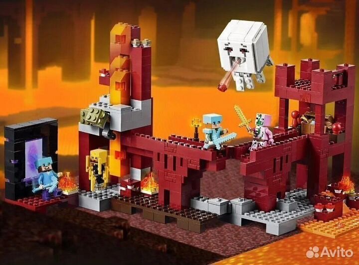 Конструктор My World Bela 10393 «Крепость мира»