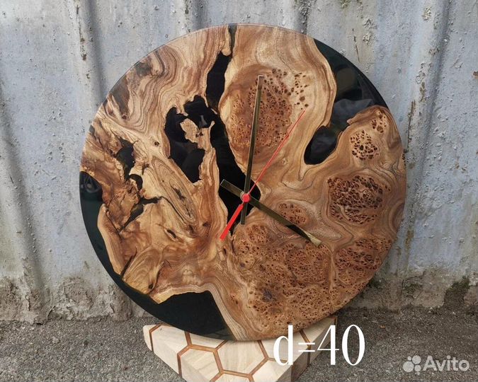 В наличии настенные часы река из слэба и смолы