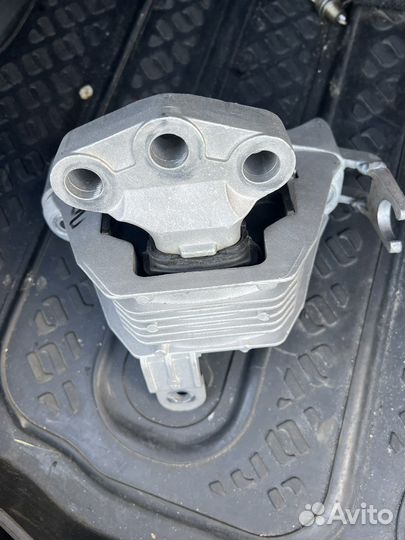 Опоры двигателя (подушки) Chevrolet Cruze 1.8