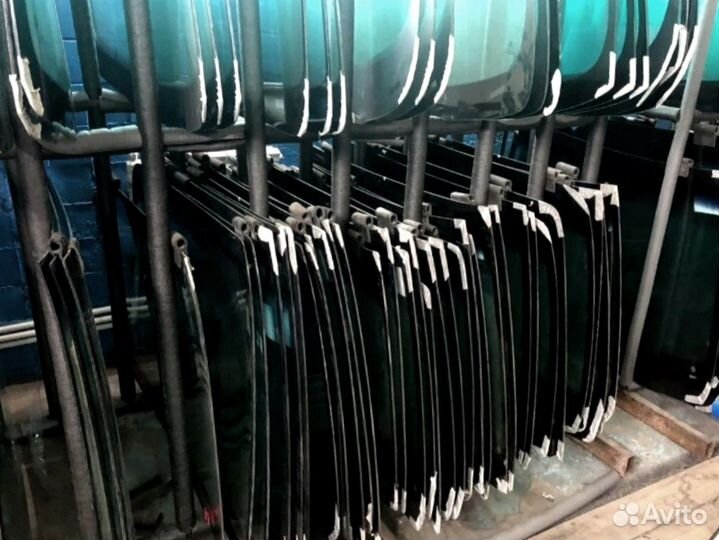 Стекло заднее Volvo