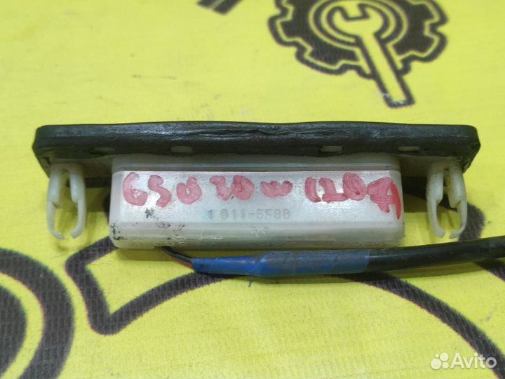 Кнопка открывания багажника Toyota Harrier GSU30W