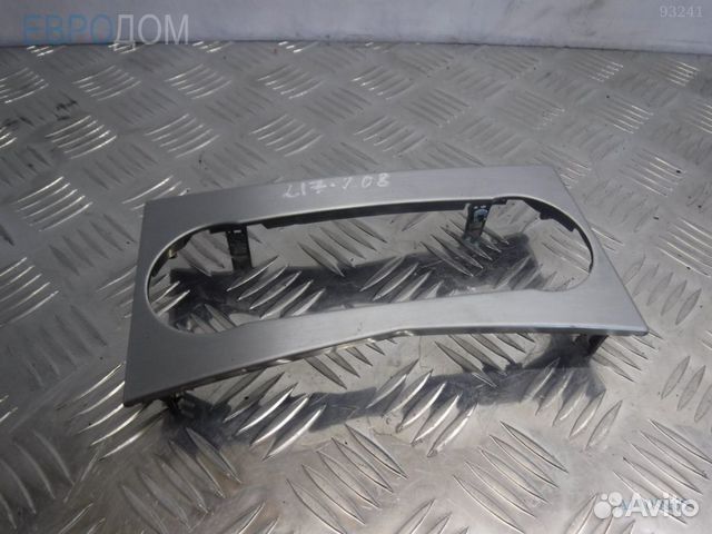 Накладка центральной консоли mercedes W204 s1105287