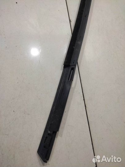 Уплотнитель стекла (задний, левый,внешний)