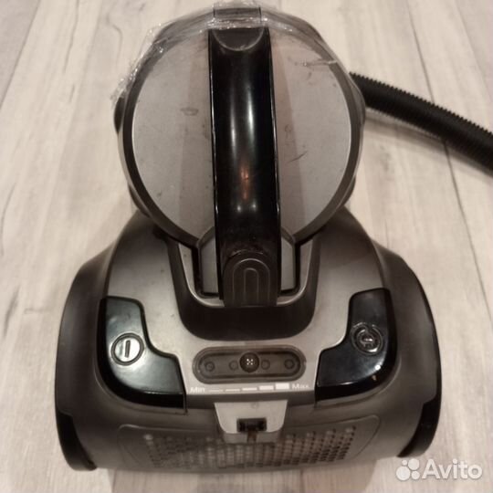 Пылесос Vitek рабочий