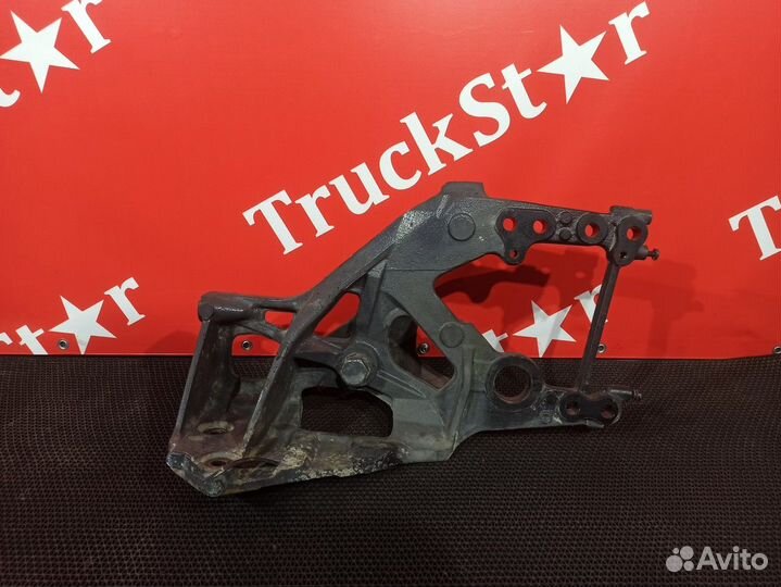 Кронштейн рессоры передней правый Daf XF106