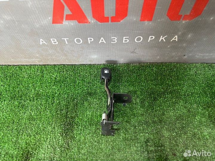 Ручка открывания бензобака Kia Picanto 2 1.0 G3LA