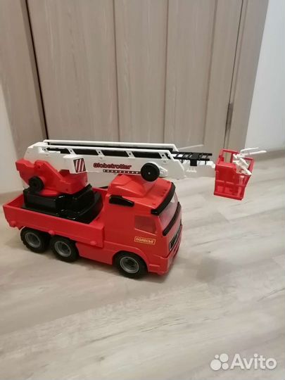 Большая, пожарная машина 