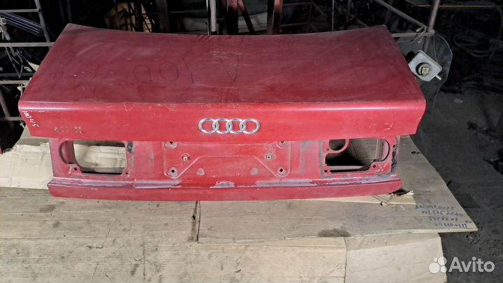 Крышка багажника седан Ауди А6С4, 100 45к 1993г