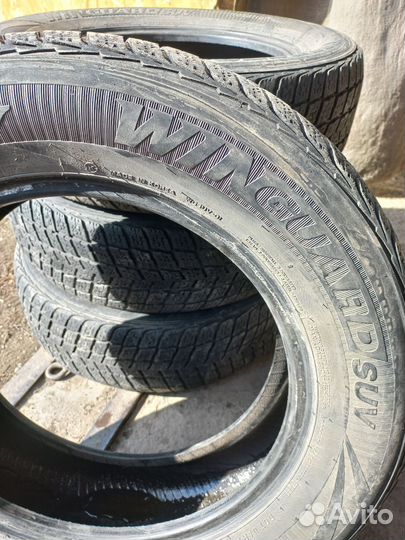 Roadstone Winguard Ice SUV 225/65 R17