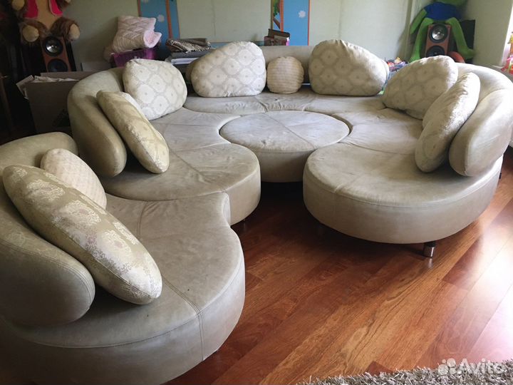 Кожаный диван бу