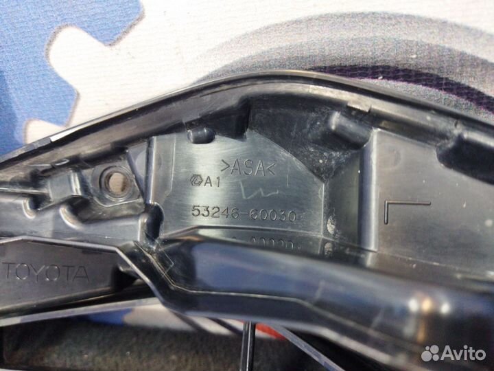 Кронштейн фары левый Toyota Prado 150 2009