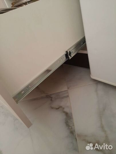 Направляющие для выдвижных ящиков