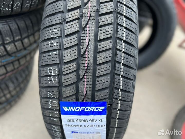 Windforce Snowblazer UHP 225/45 R18 95V