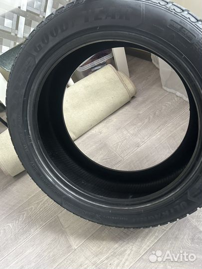 Goodyear UltraGrip Performance 245/45 R18 100V