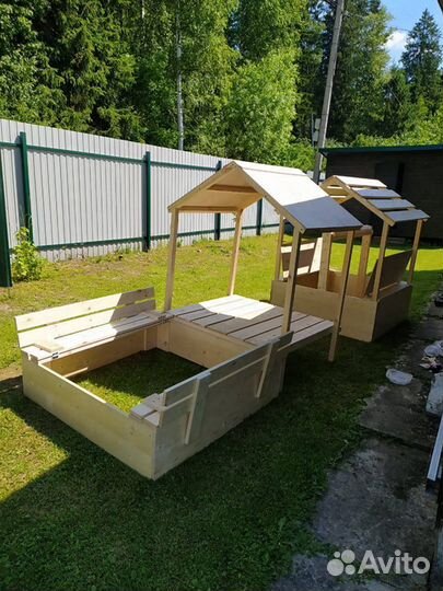 Детская песочница с крышей