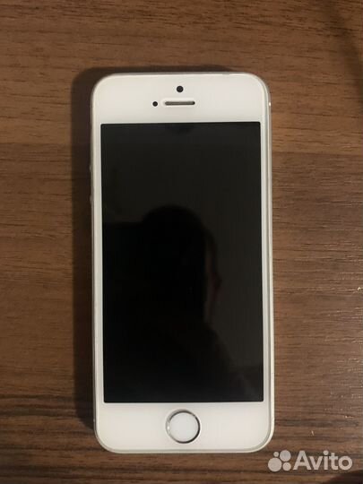 Продаю iPhone se