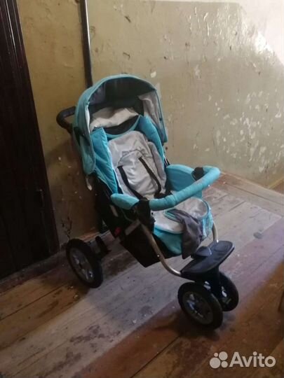 Прогулочная коляска